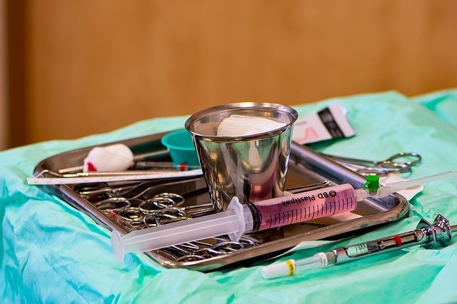 Welke instrumenten worden gebruikt tijdens anesthesie